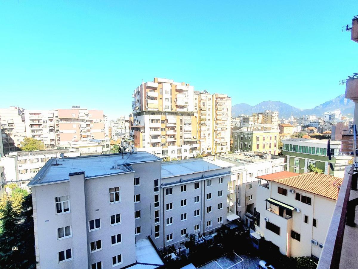 Appartement Centerscape - Studio By Dion à Tirana Extérieur photo